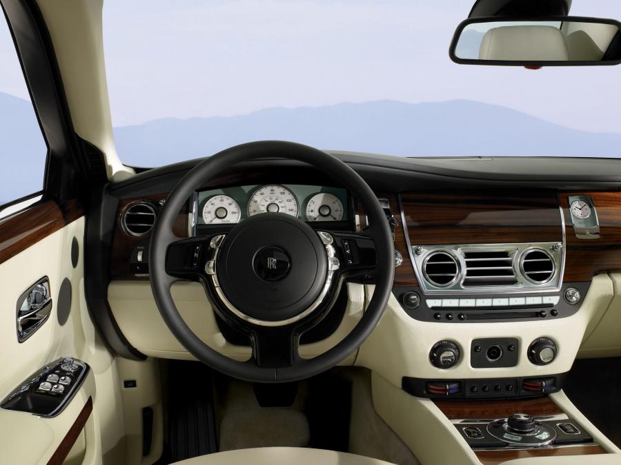  Rolls-Royce Ghost 2009 года  (фото 35 из 106)